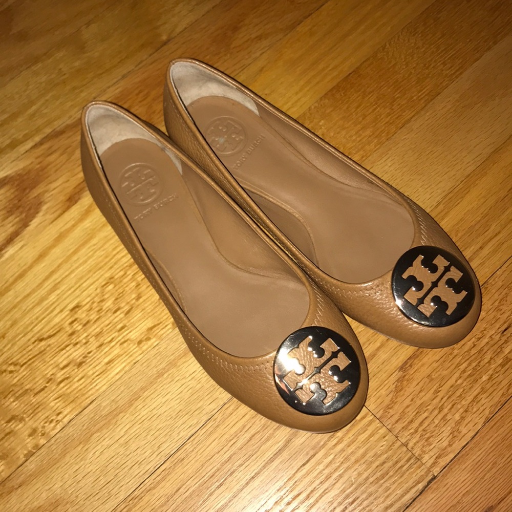 Size 6 Tory Burch Reva’s